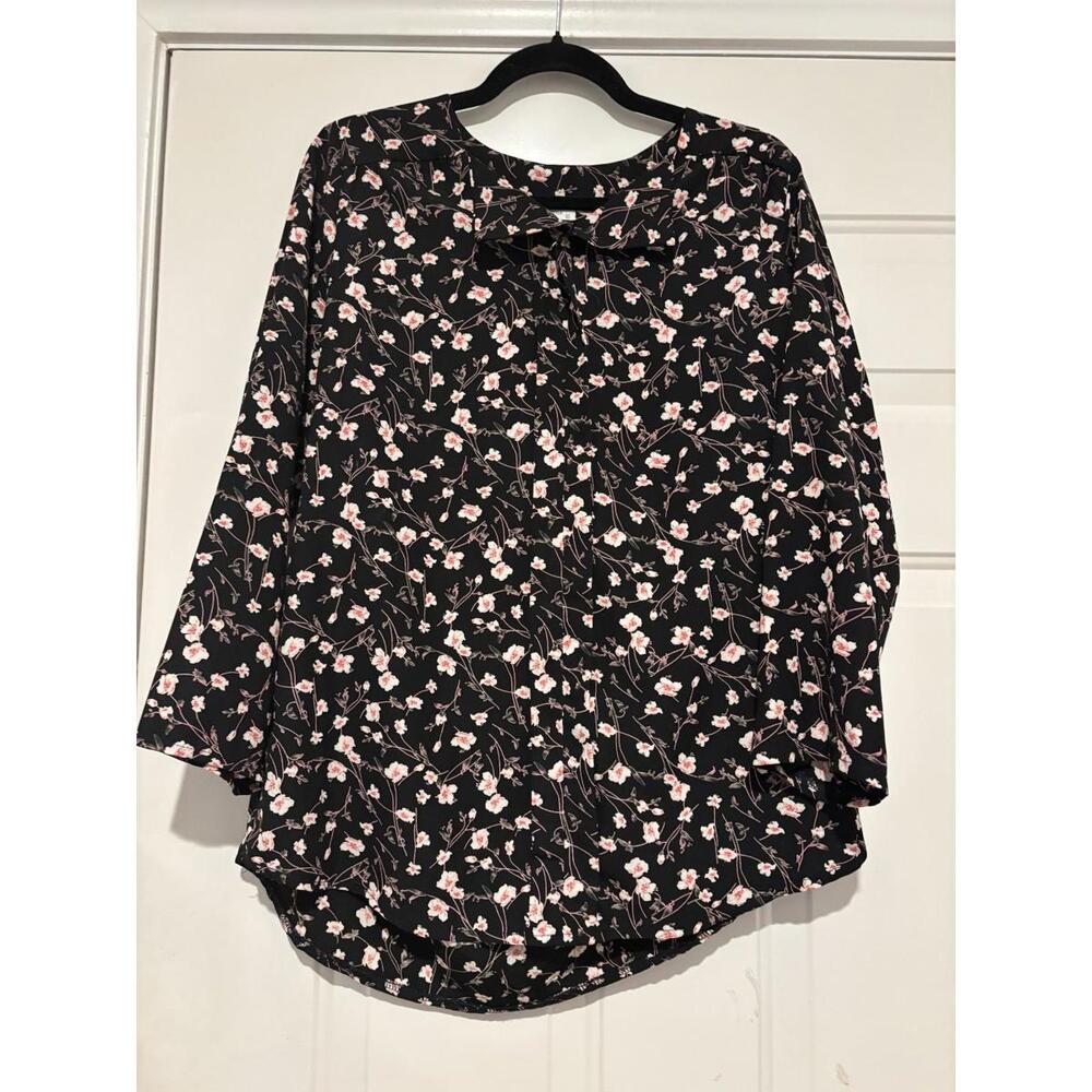 Women's sz 2 (small)Vintage Dior Style Christian Dior black floral blouse#1382